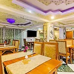 Oyo Townhouse 92944 Hotel Pan Asia International