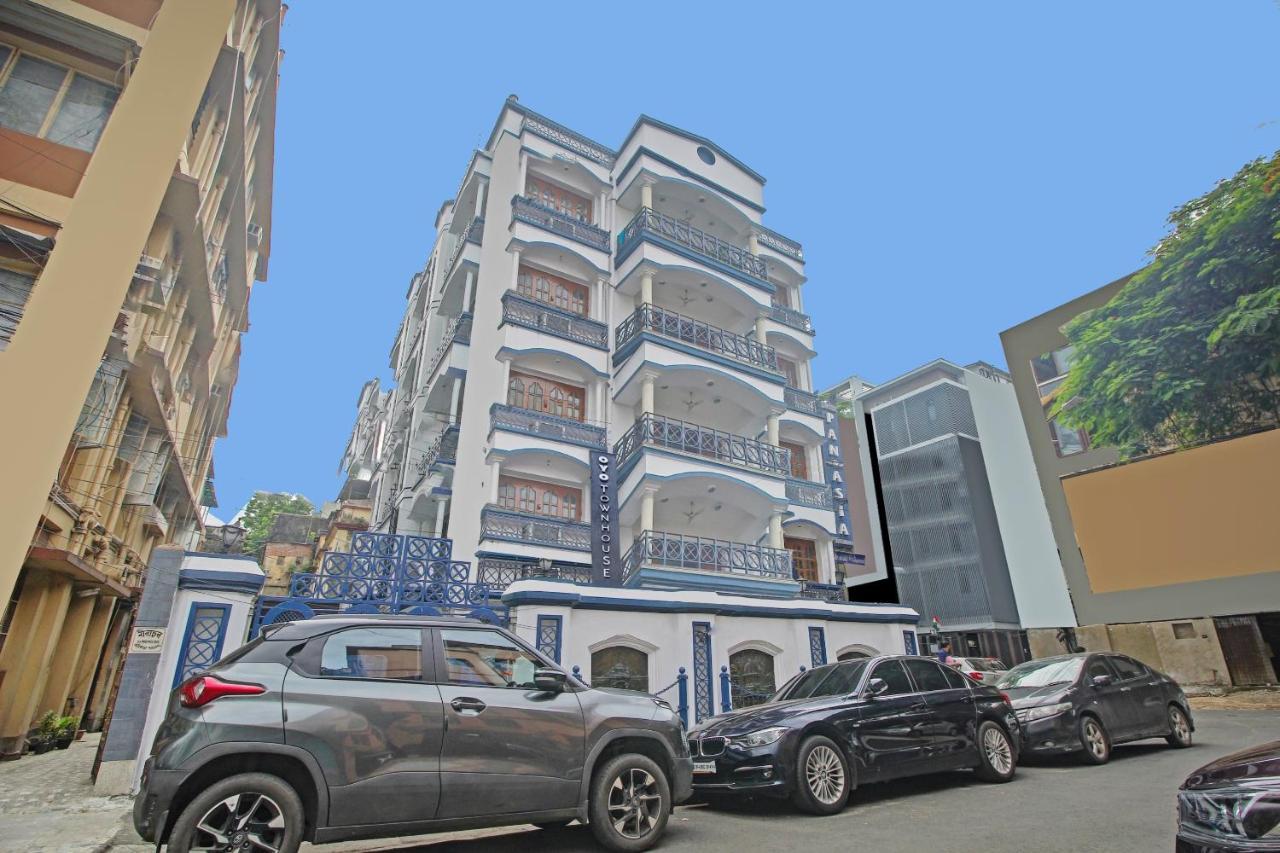 Hotel Oyo Townhouse 92944 Pan International 3*