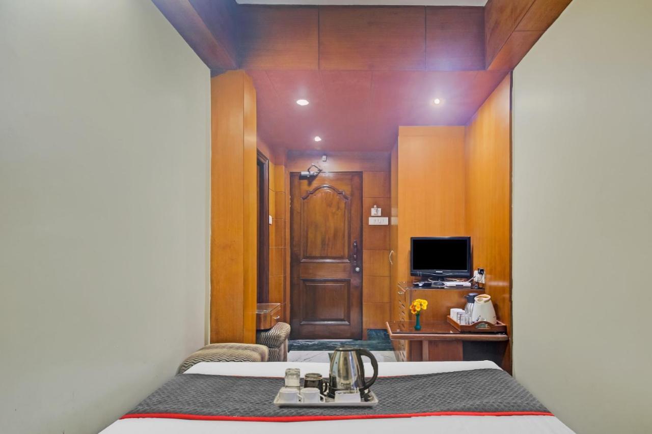 Oyo Townhouse 92944 Pan International 3*